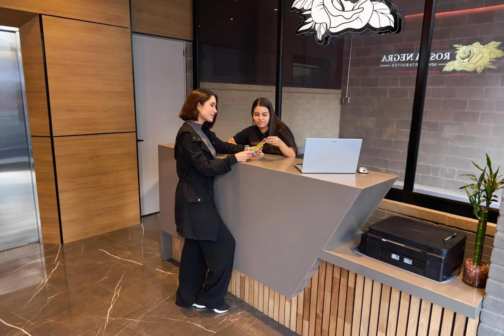 Διαμέρισμα Rosa Negra Suite W Jacuzzi Near Stadium Μεντεγίν