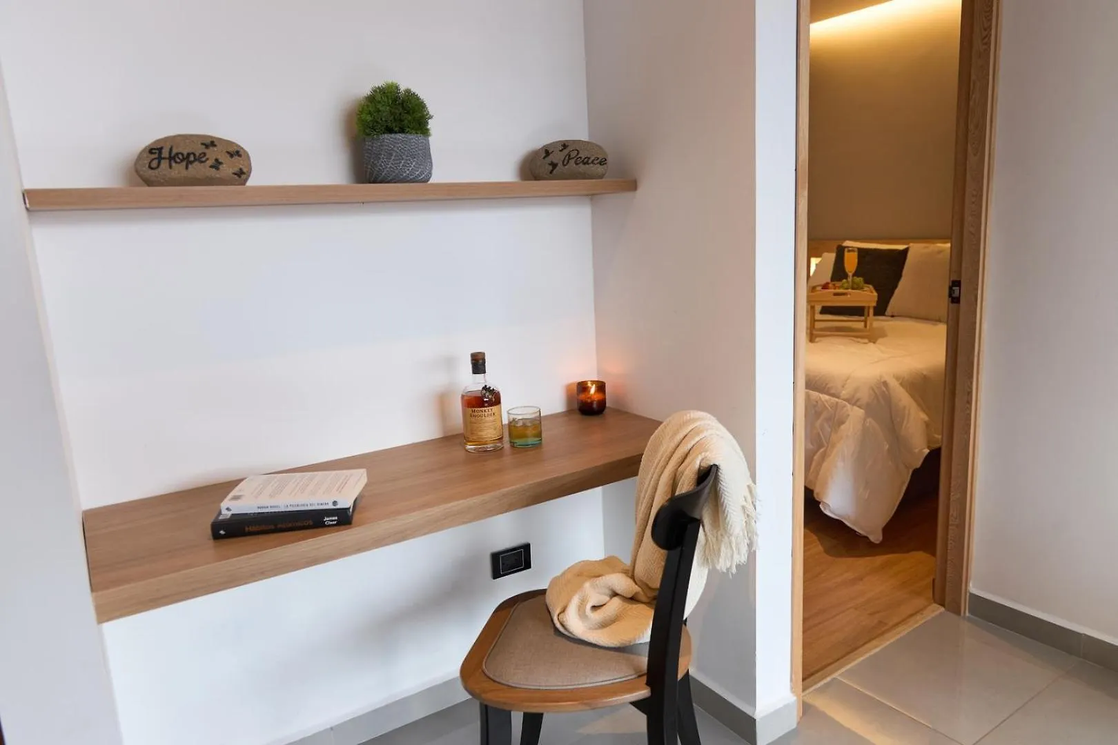 Rosa Negra Suite W Jacuzzi Near Stadium 麦德林 0*,  哥伦比亚