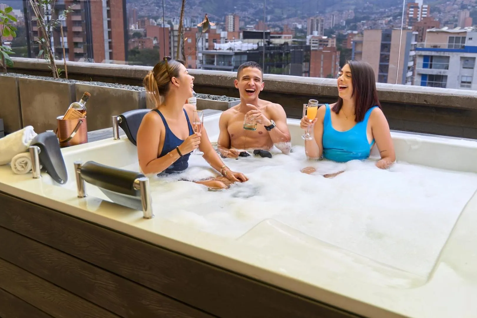 Rosa Negra Suite W Jacuzzi Near Stadium Medellín